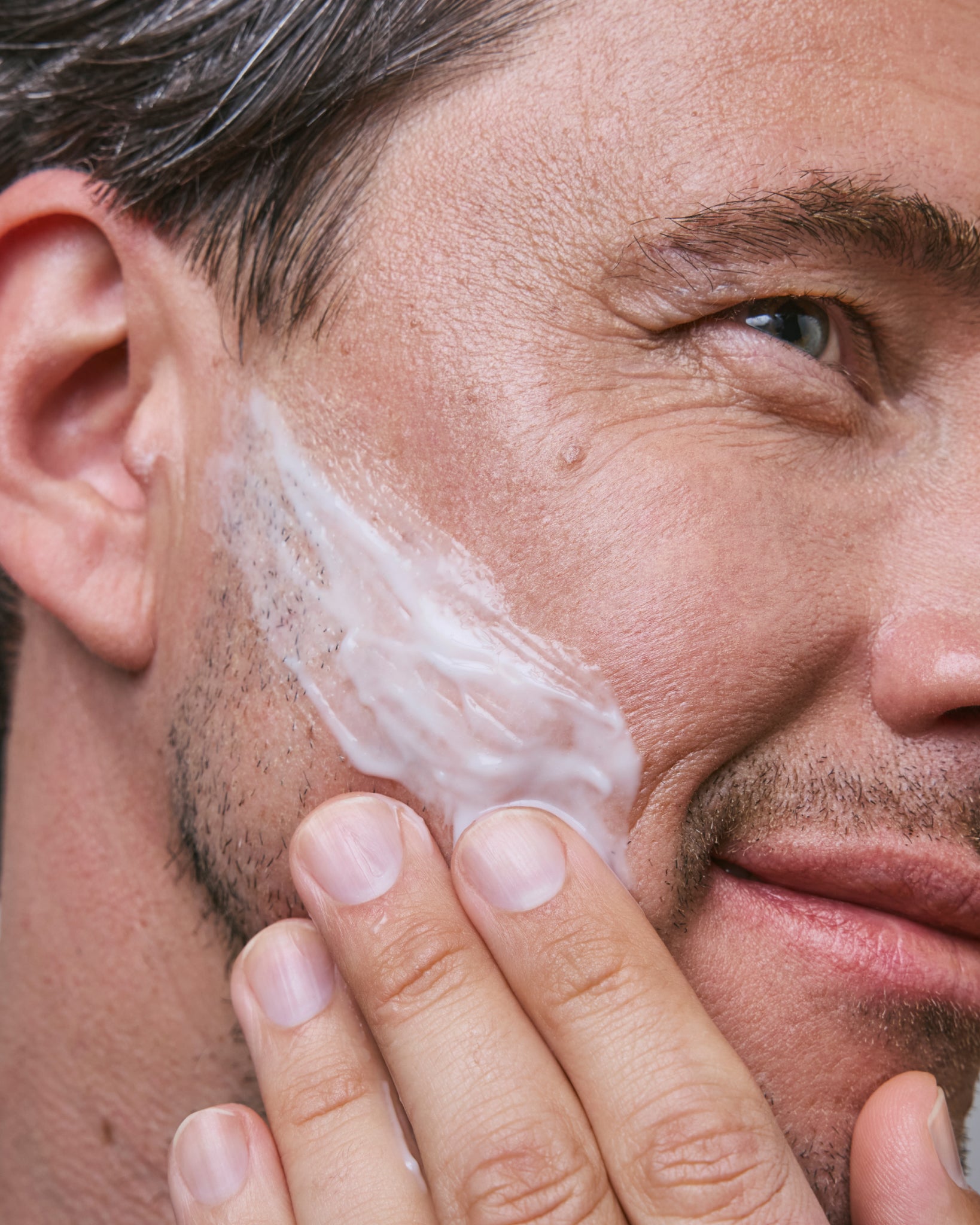 MΓDARA Organic Skincare after shave for men A5002 product photo on plain background.