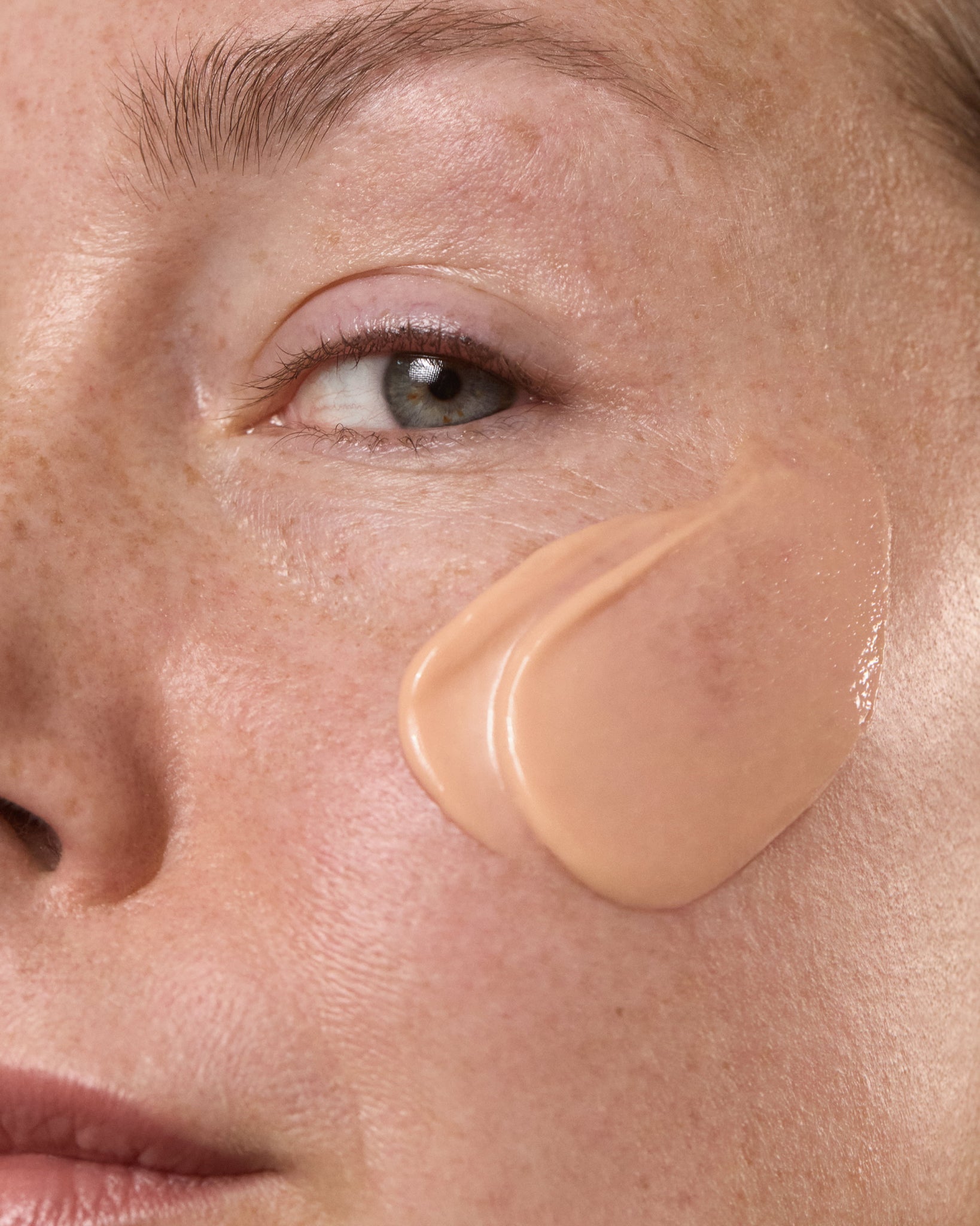 MΓDARA Organic Skincare hyperpigmentation serum A2125 serum product photo on plain background.